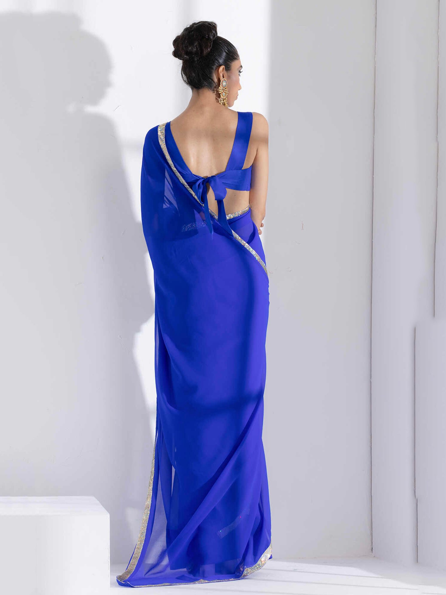 Swtantra Blue Embellished Saree With Blue Posh Unstitched Blouse