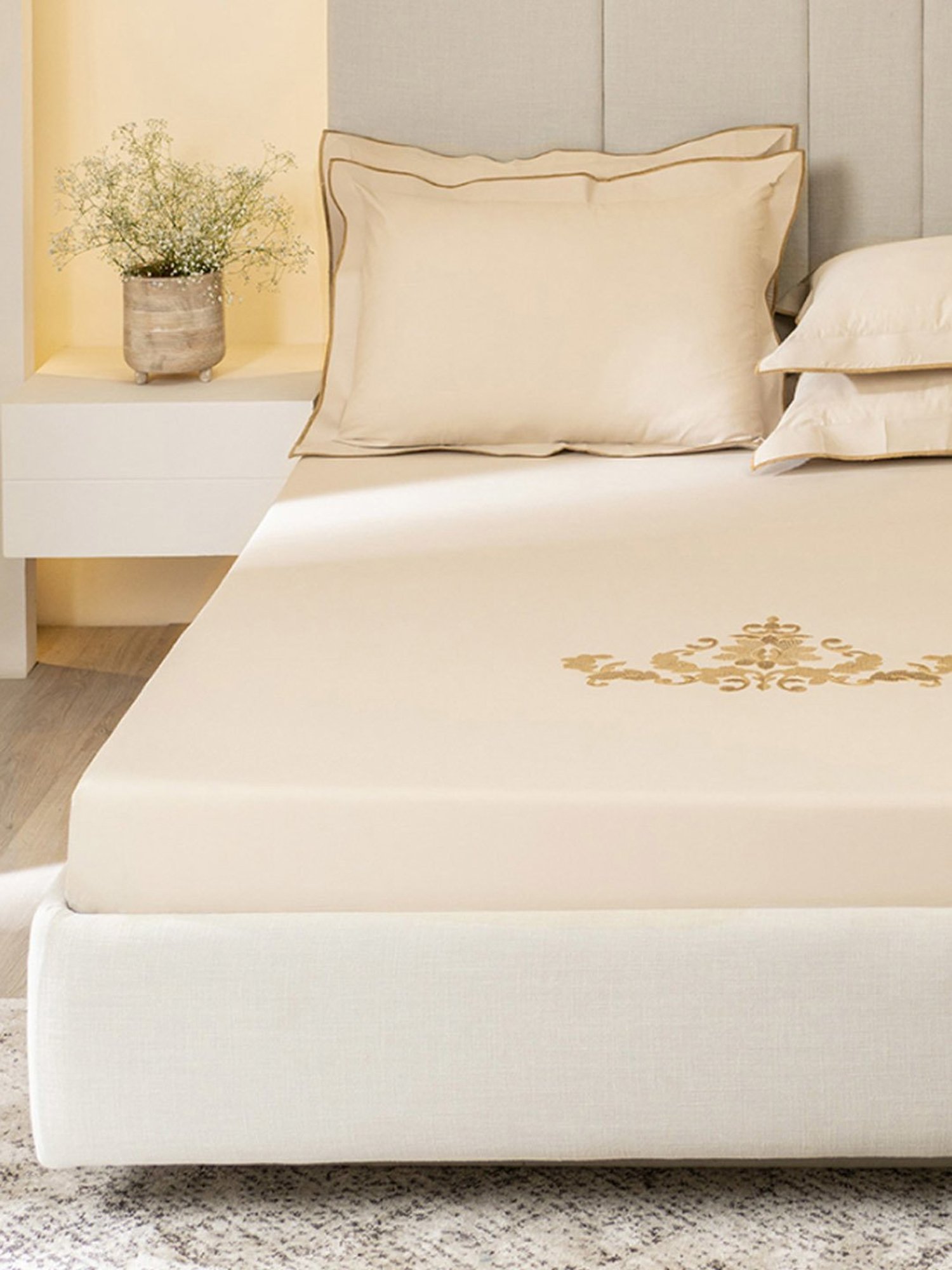 DDECOR Live beautiful Embroidery Moonbeam Beige 180 TC Cotton King Bedsheet with 2 Pillow Covers