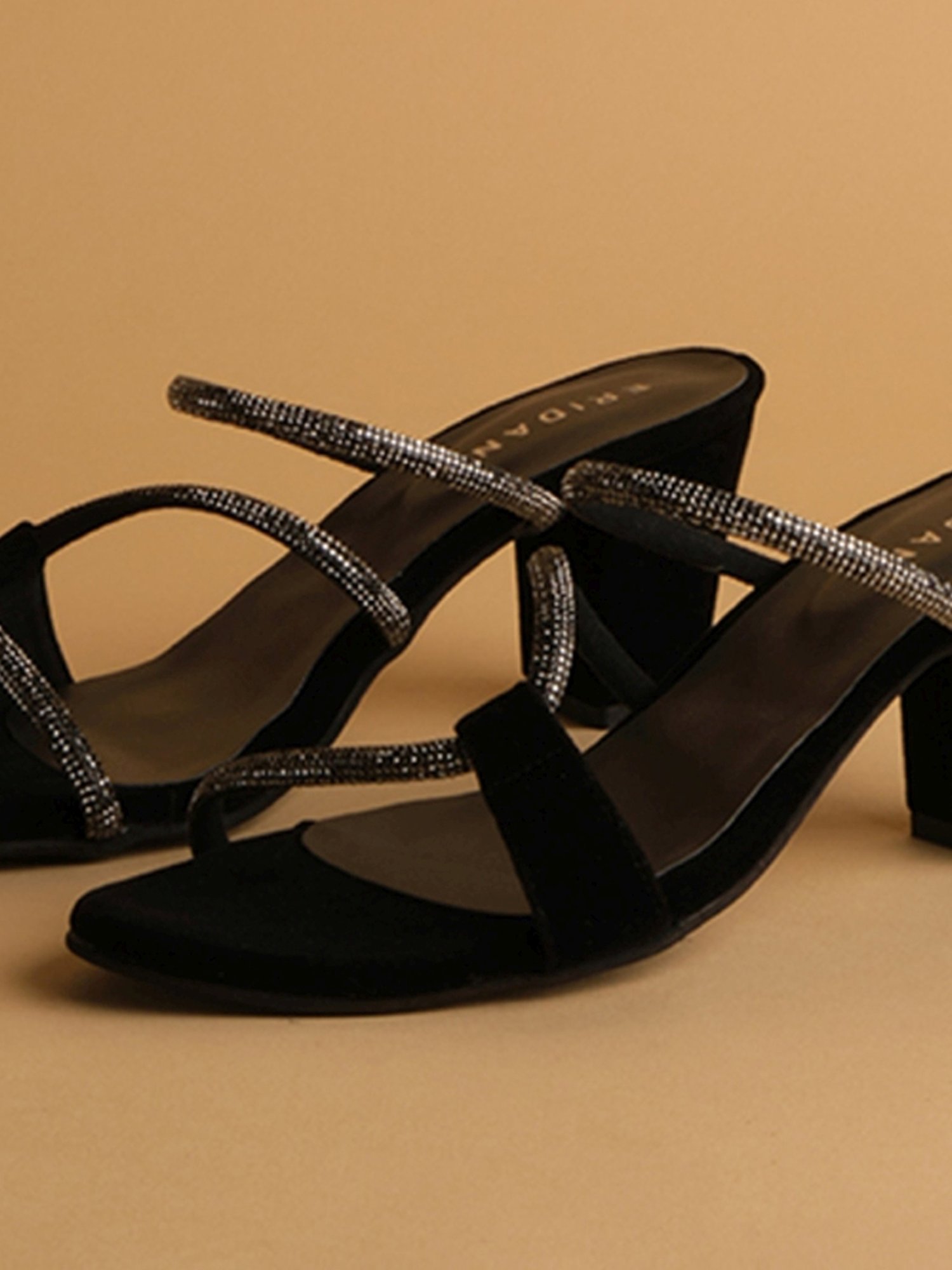 Eridani Women's Octavia Black Casual Sandals