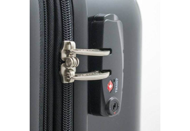 Chariot Travelware CH-727 20" Cinco Suitcase - Navy