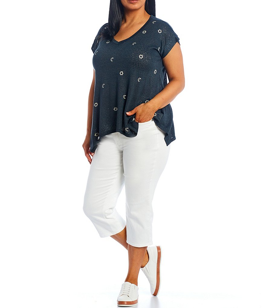 Bobeau Plus Size Embroidered V-Neck Cap Sleeve Sharkbite Tee