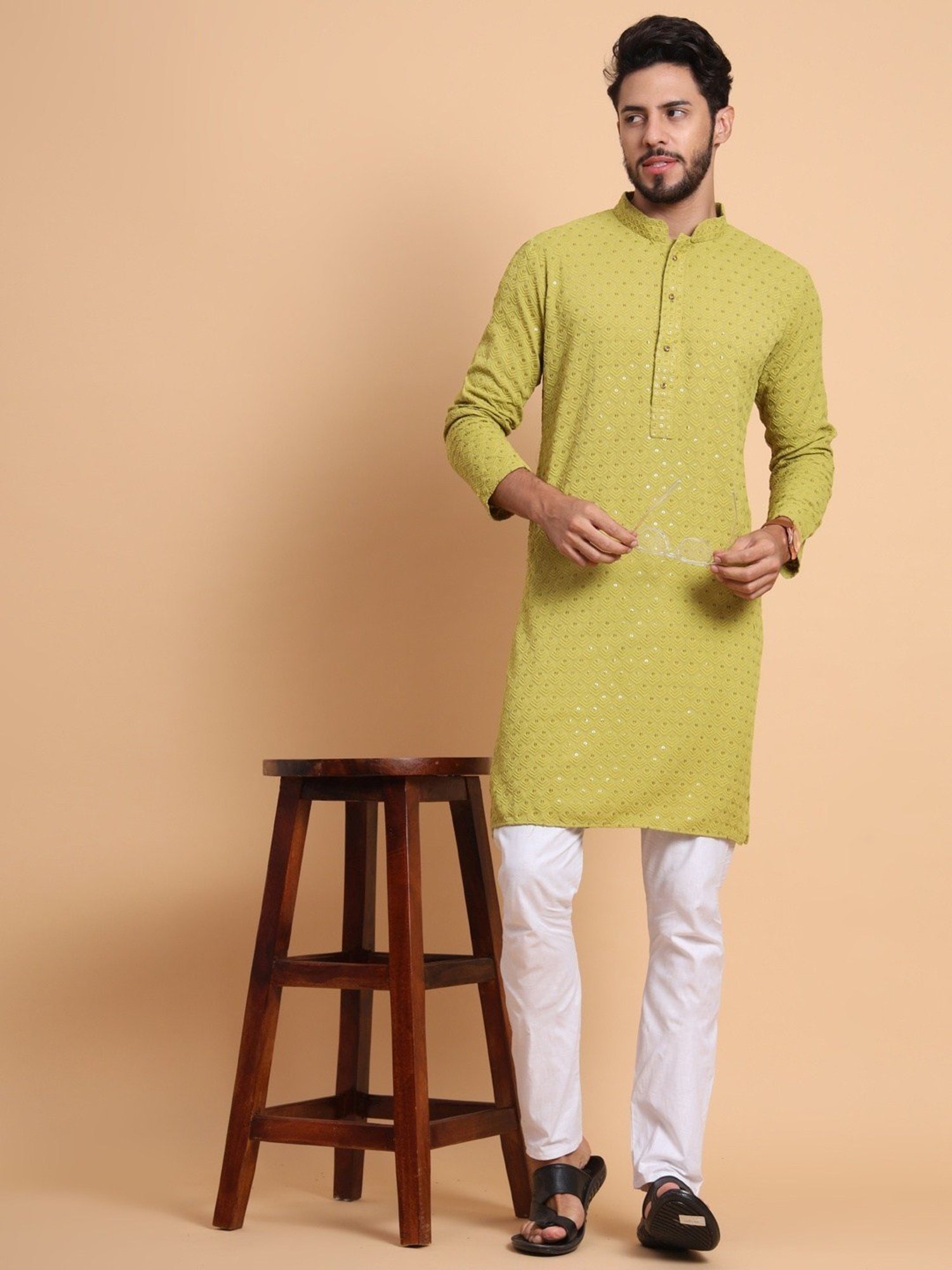SWAGG INDIA Green Regular Fit Embroidered Kurta