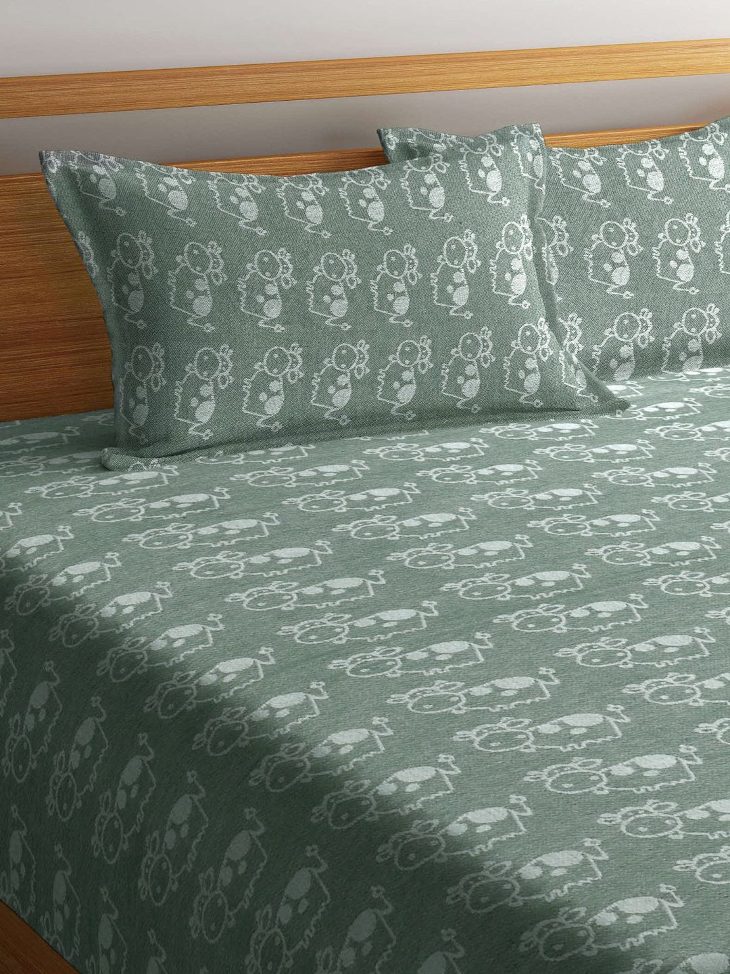 DDECOR Live beautiful Geometric Insignia Dove 210 TC Cotton Comforters - Set of 3