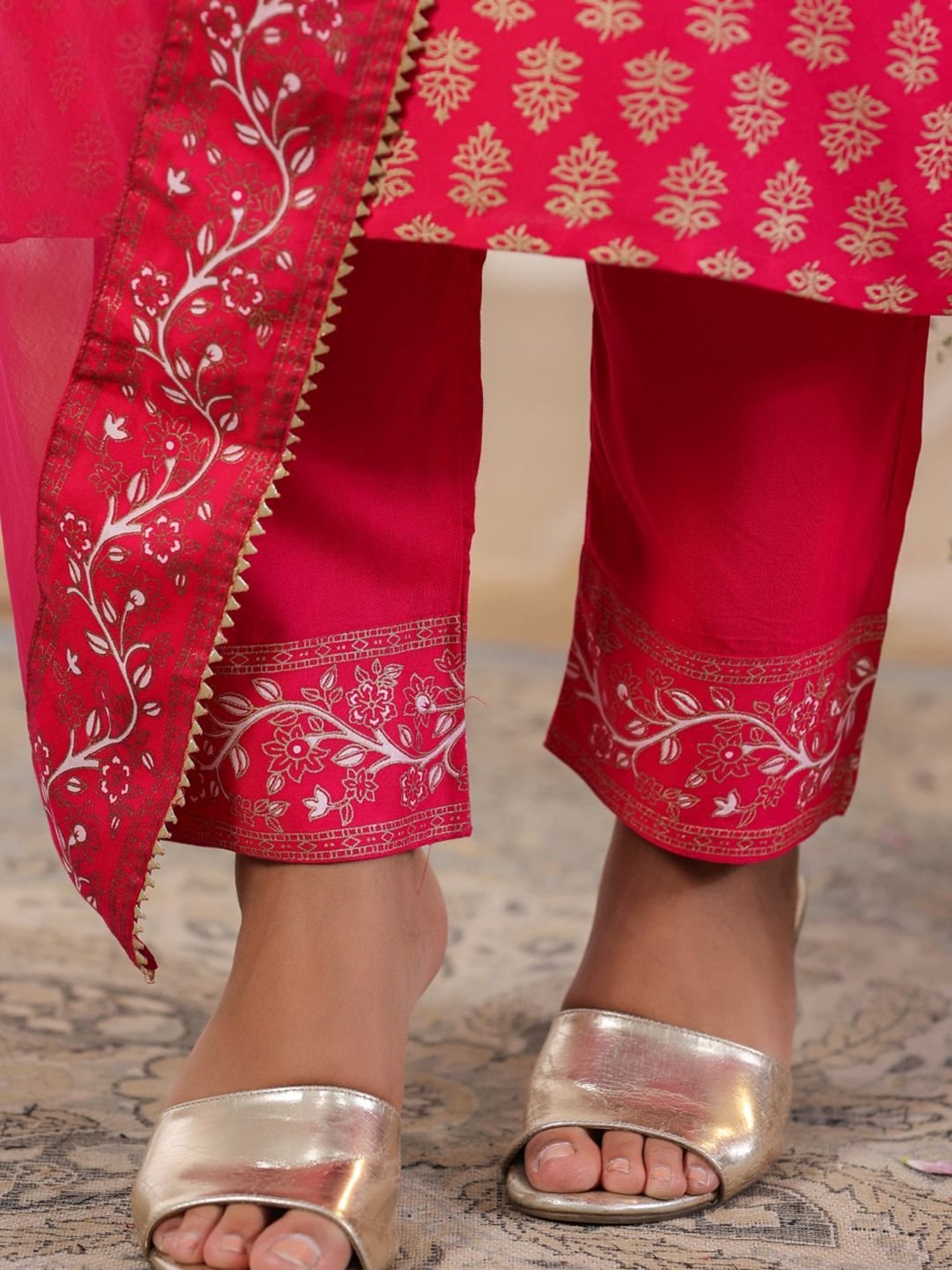Anubhutee Pink Woven Pattern Kurta Pant Set With Dupatta