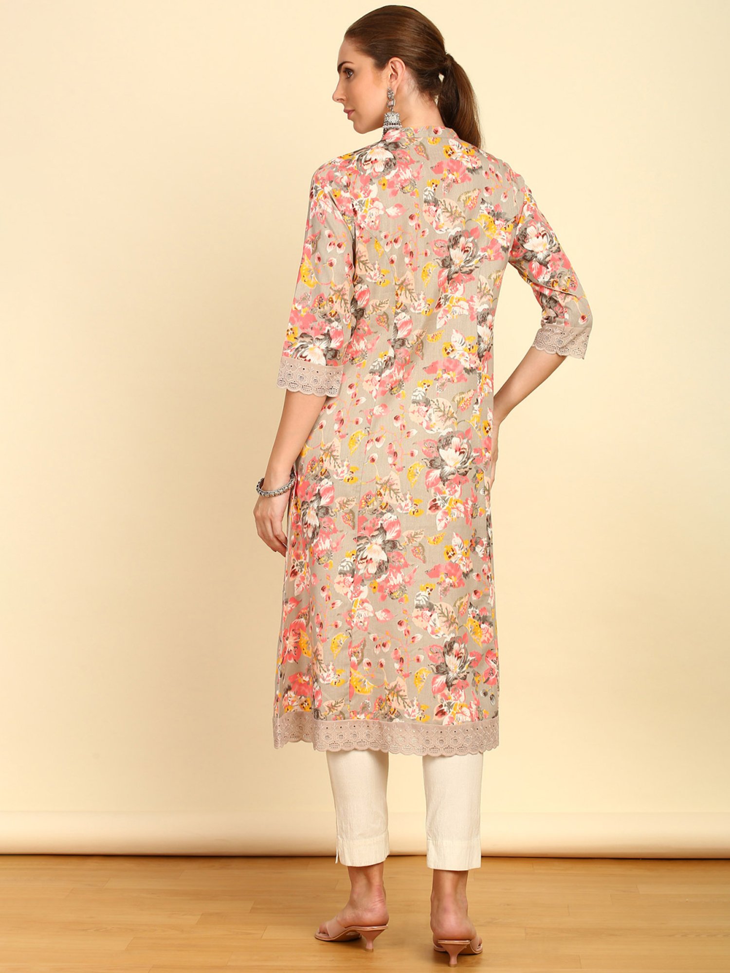 Soch Womens Grey Floral Printed Cotton Flex Mandarin Collar Kurta With Lace