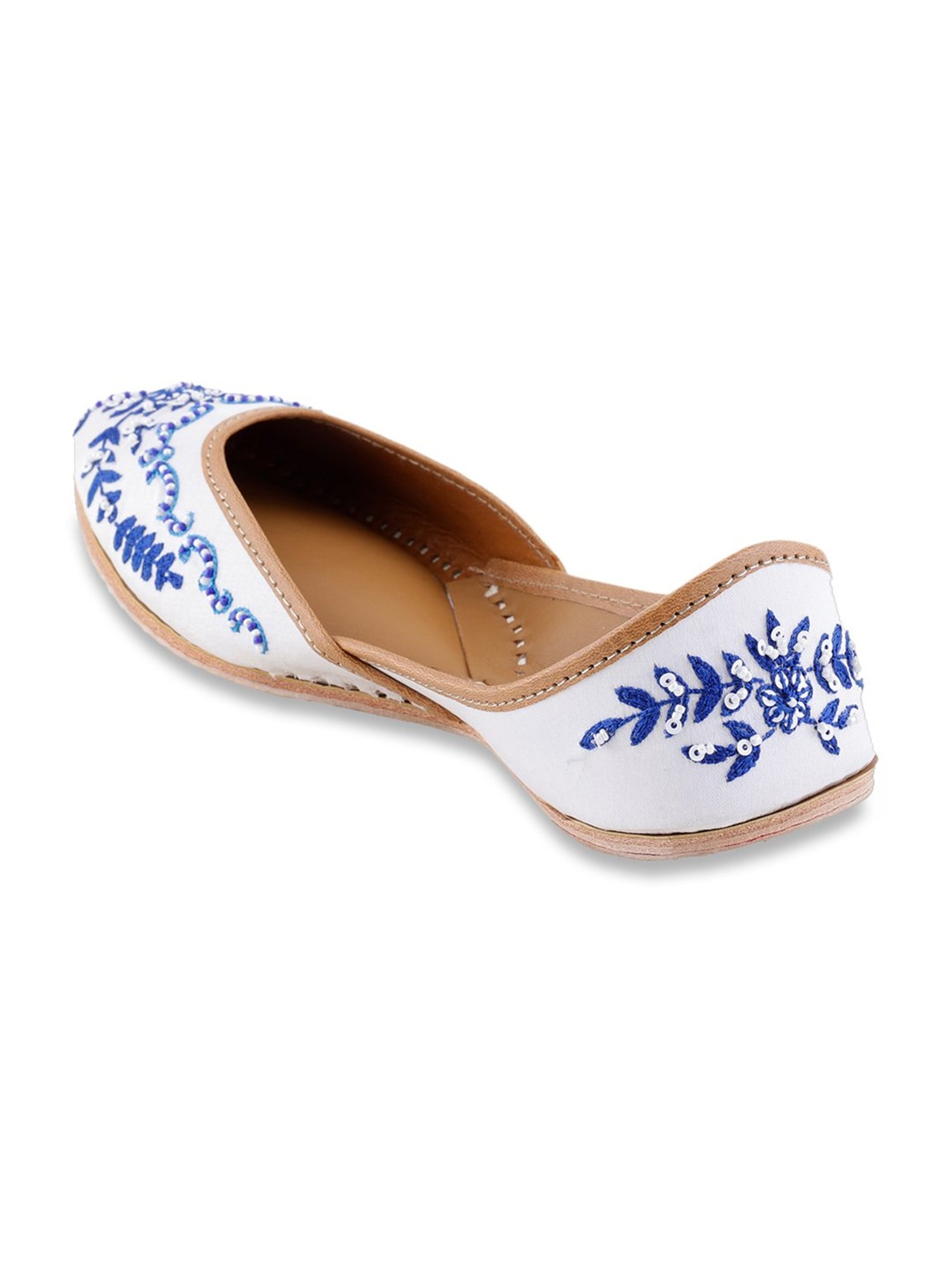 Glam Story Women's Fiona White Ethnic Juttis