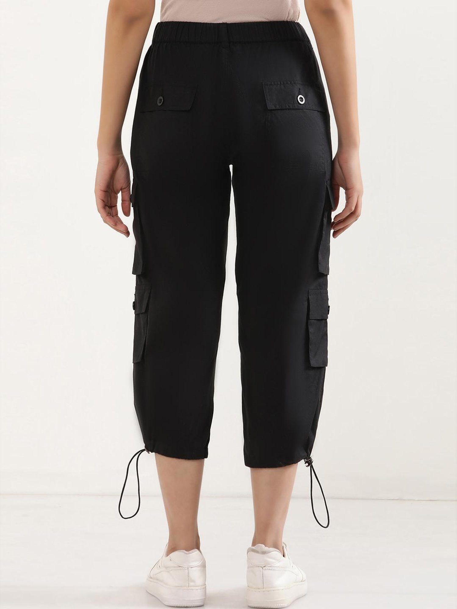 Elleven from Aurelia Black Cotton Mid Rise Capris