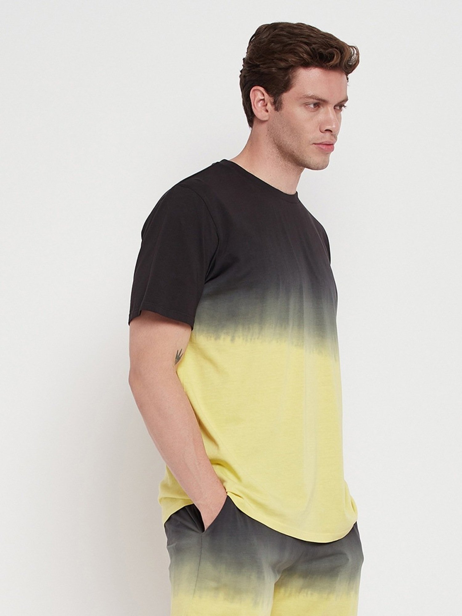 Edrio Black & Yellow Cotton Relaxed Fit Ombre T-Shirt