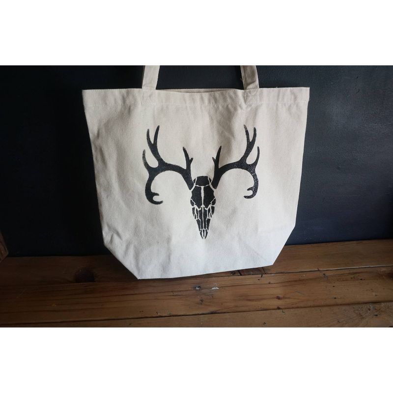 Stencil1 Antlered Deer Skull - Wall Stencil 11" x 11"