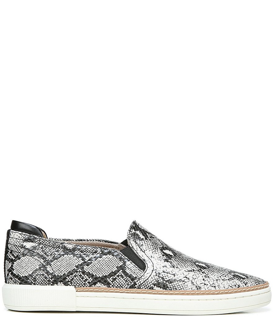 Trotters Kiera Suede Kitten Heel Pumps