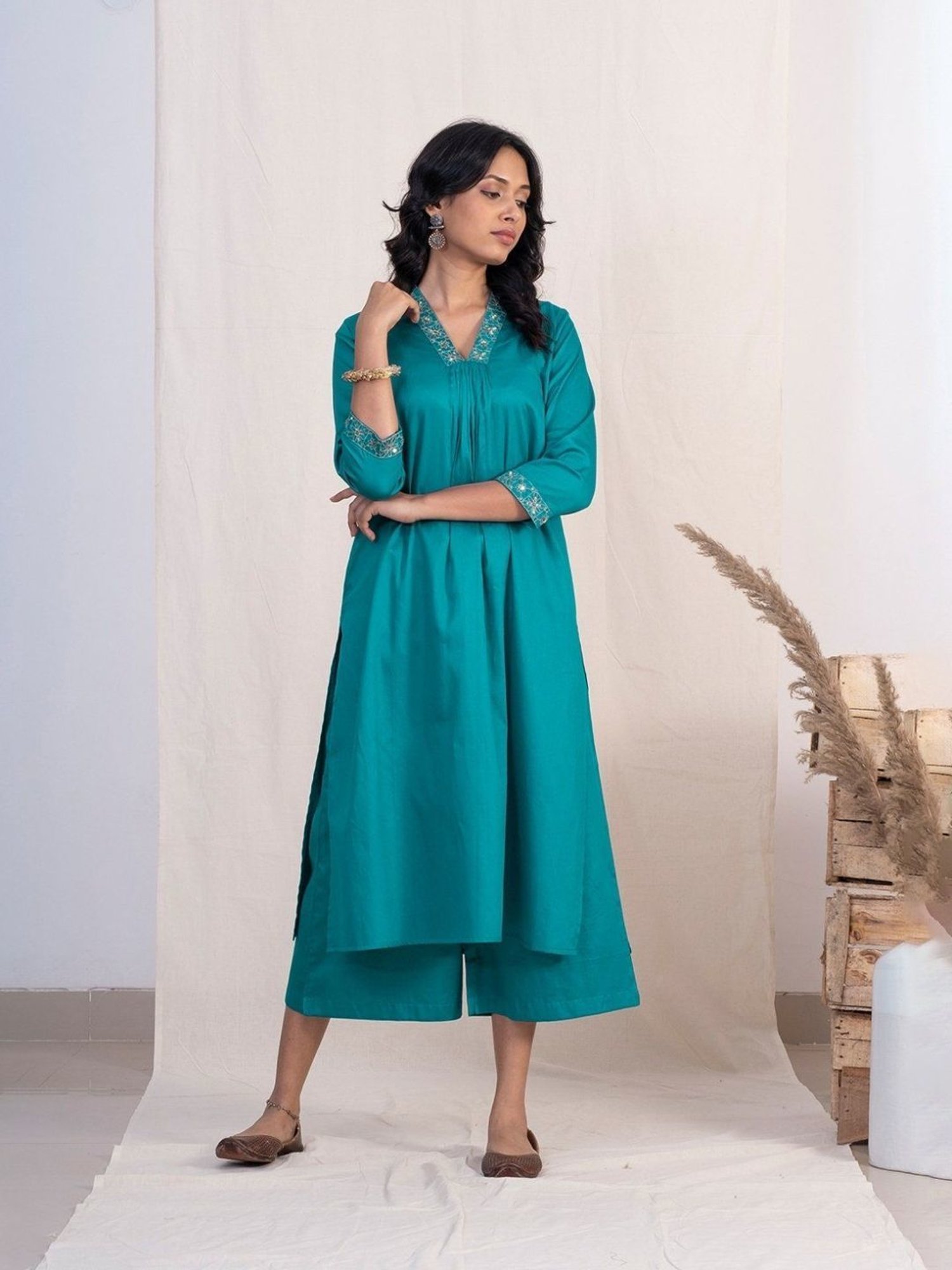 Akiso Jashn Blue V Neck Multiple Pleats Kurta Set With Plazzo