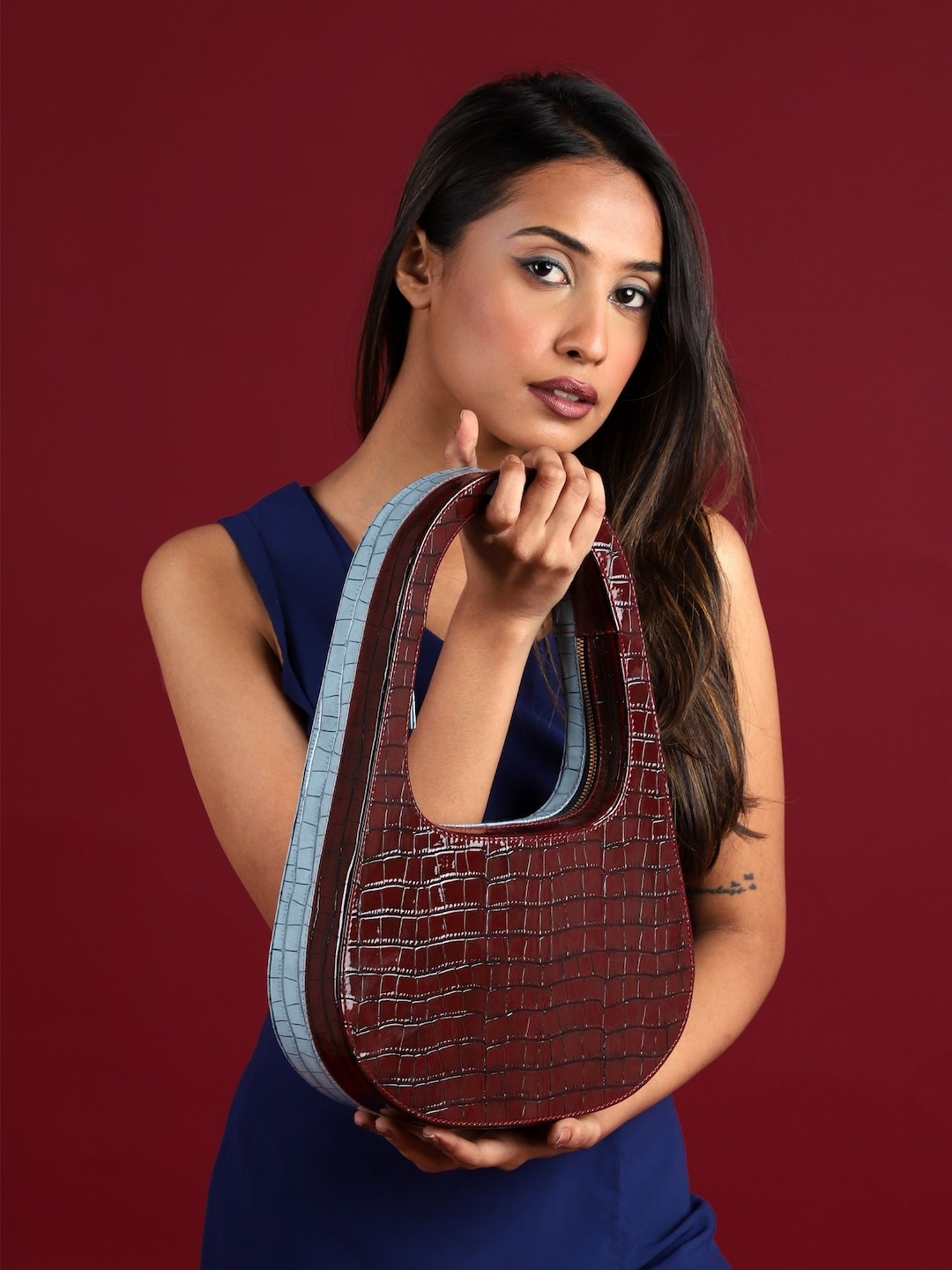 Modern Myth Multicolor Textured Medium Handbag
