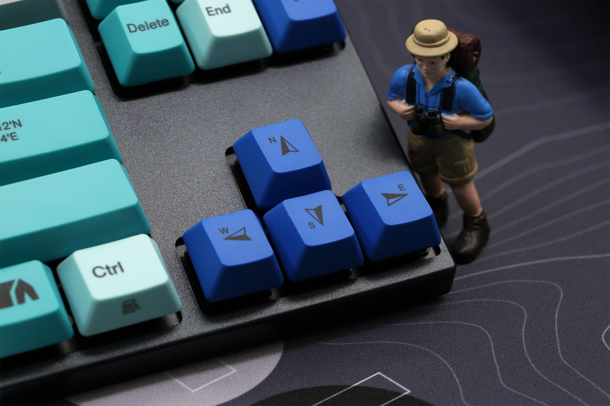 2, 60% Wired/Wireless Mechanical Keyboard (Kailh Box Brown Switch/White Case) - Full Keys Programmable - True RGB Backlit - Tap Arrow Keys - Double Shot PBT Keycaps - NKRO - 1900mAh Battery