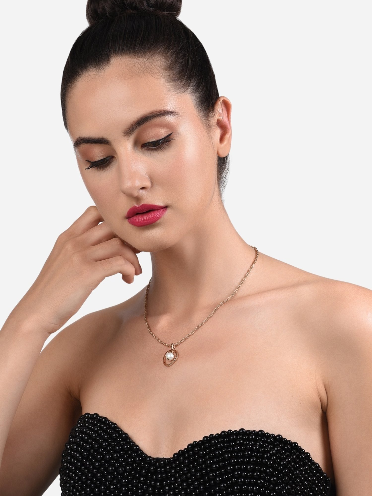 Karatcart Golden Sea Shell and Textured Disk Multicharm Multilayered Chain Women