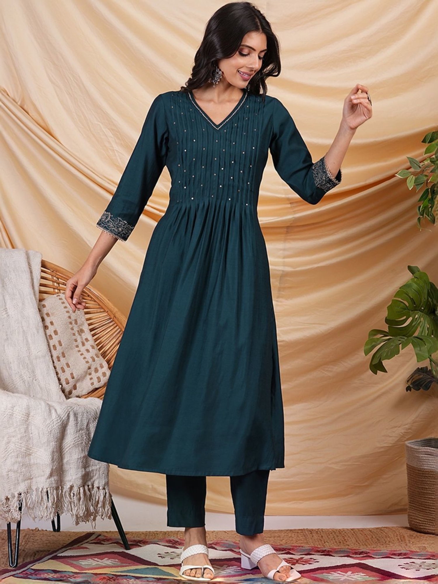 Kami Kubi Blue Embellished A Line Kurta