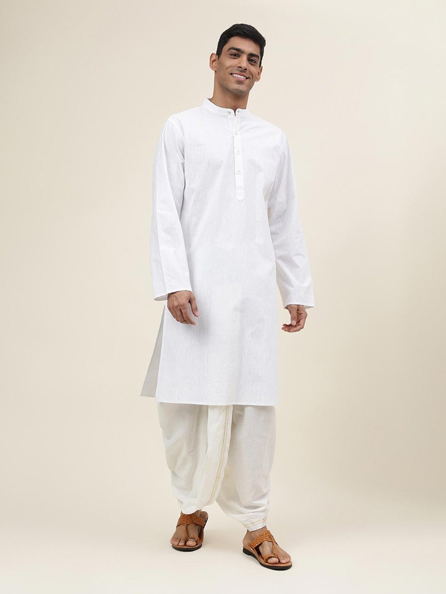 Manthan Red Full Sleeves Solid Kurta