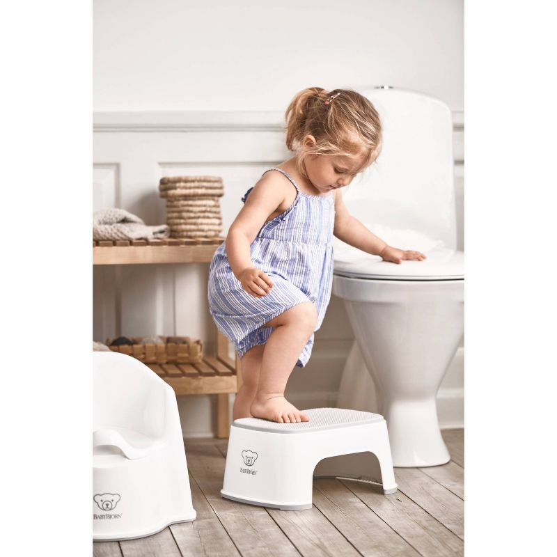 BABYBJÖRN Step Stool - White