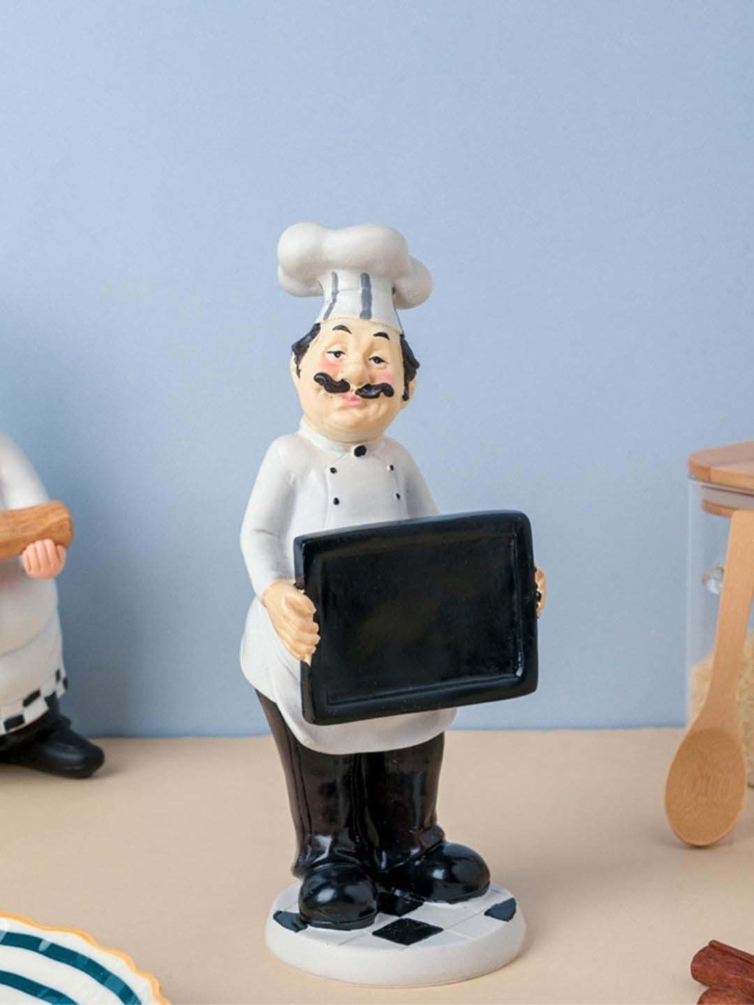 Nestasia Artisanal Black & White Resin Made MasterChef Decor Table Showpiece Holding Black Board