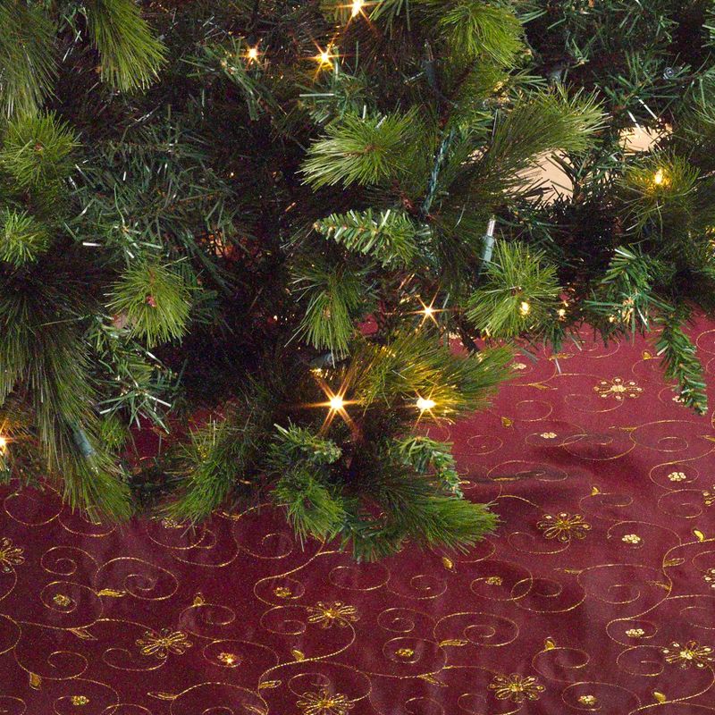 Saro Lifestyle Embroidered Holiday Tree Skirt With Sequined Design