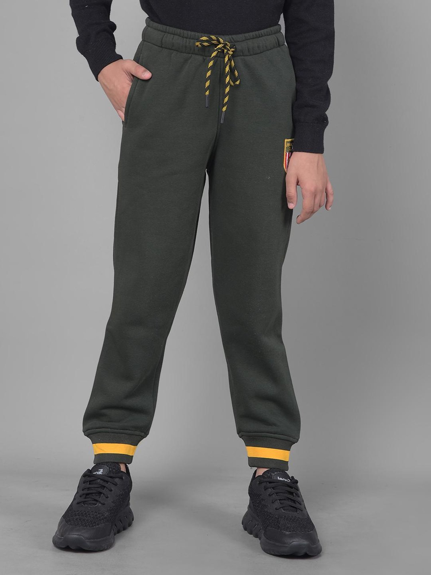 Crimsoune Club Boys Olive Solid Joggers