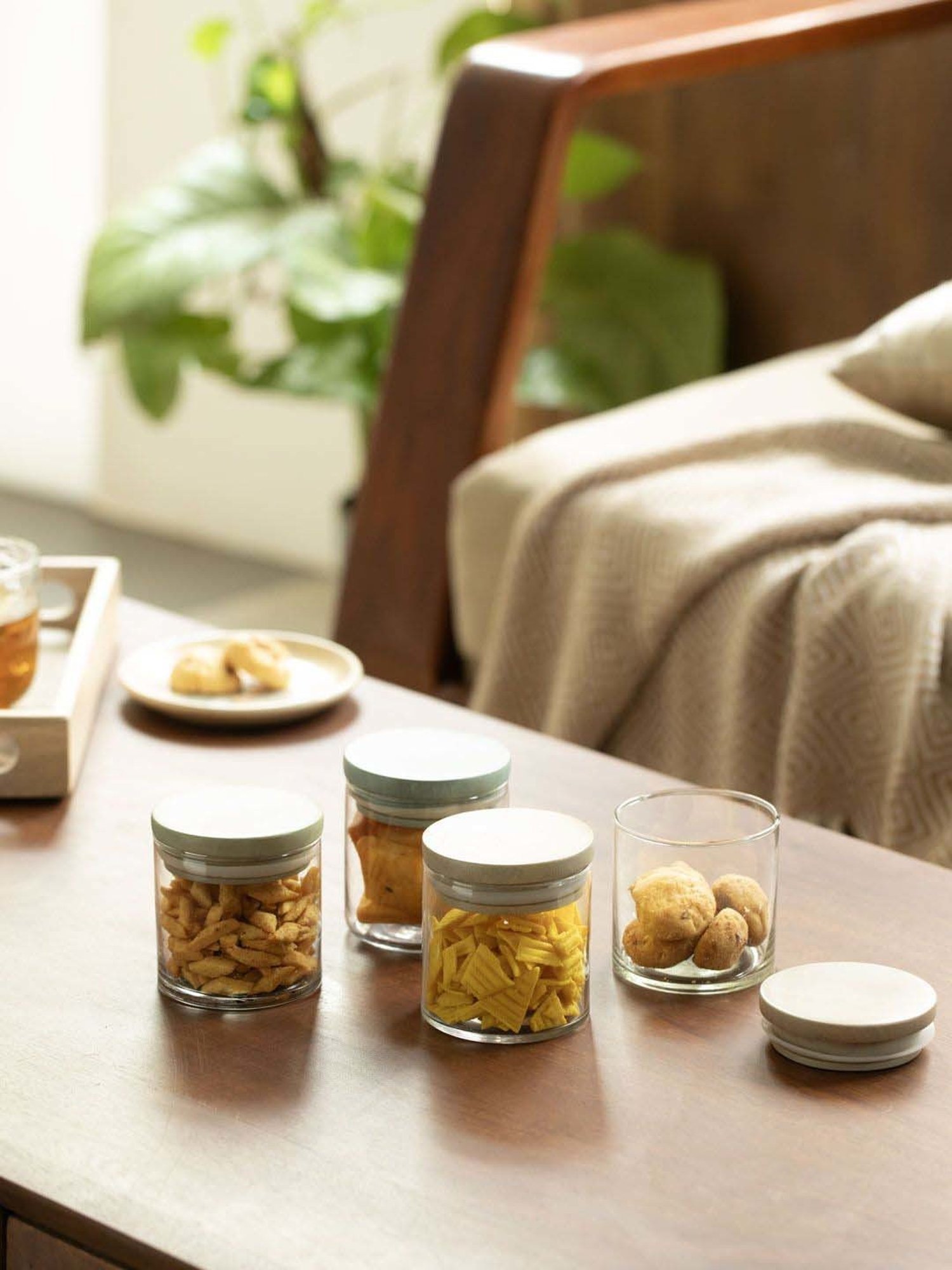 Aristo Silver Stainless Steel Storage Containers with Base Stand - Set of 7