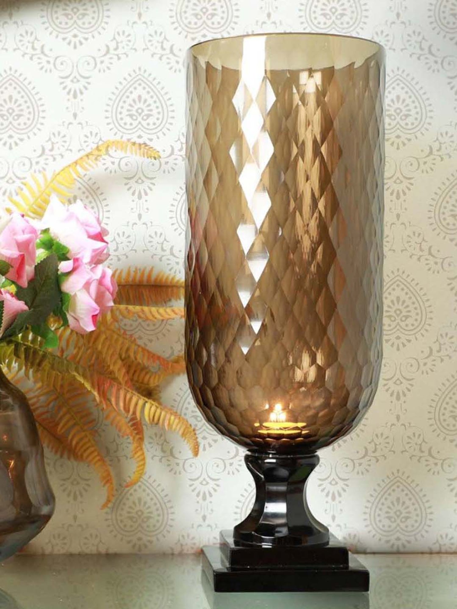 Home4U 'KAIRI HONEYCOMB CUT' Brown & Black Glass 15 cm Hurricane - Set of 1