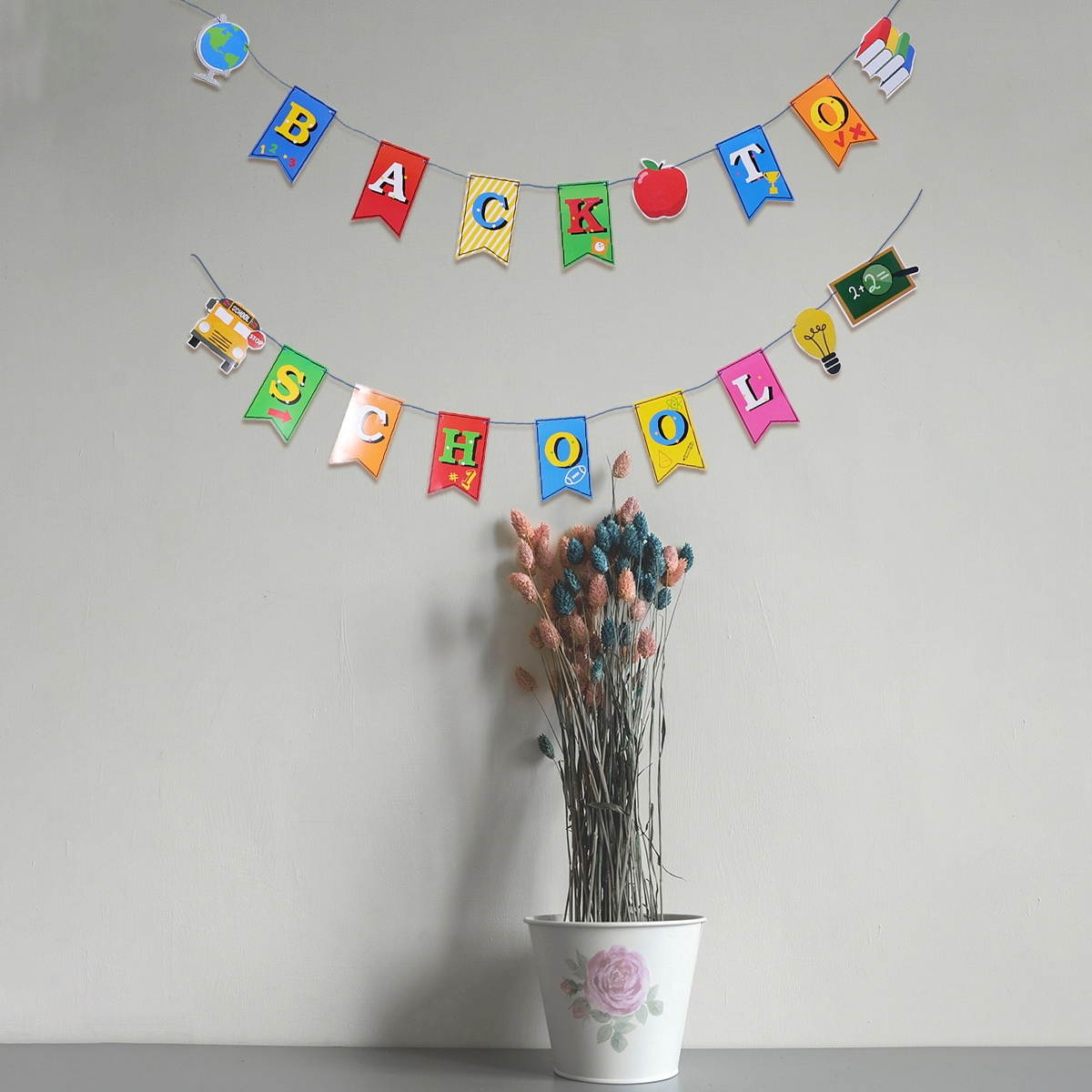 1 Set Back To School Banner 2 in 1 Welcome Banner Hanging Ornament Pull Flag Party Decorations First Day of School Banner for Classroom School Hanging Decor Sign