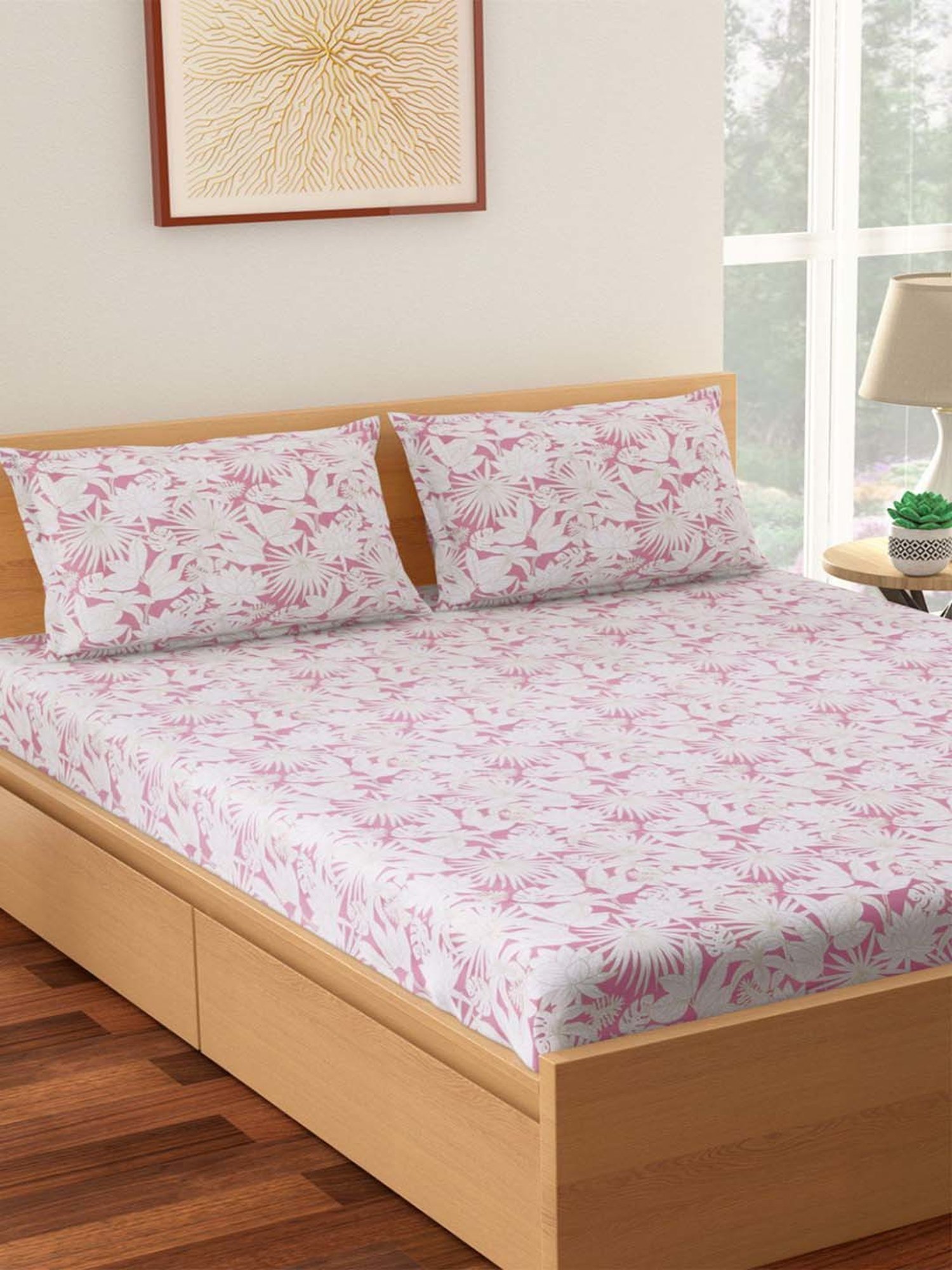 Living Scapes by Pantaloons Pink Cotton Bedsheet With 2 Pillow Covers