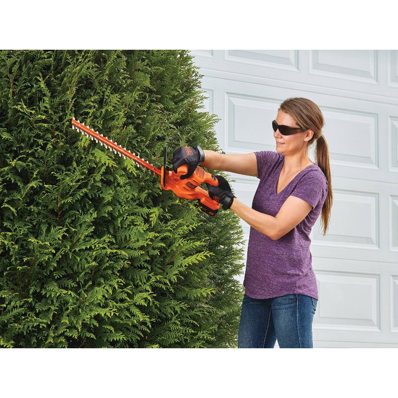 BLACK+DECKER 18" 20V Max Hedge Trimmer