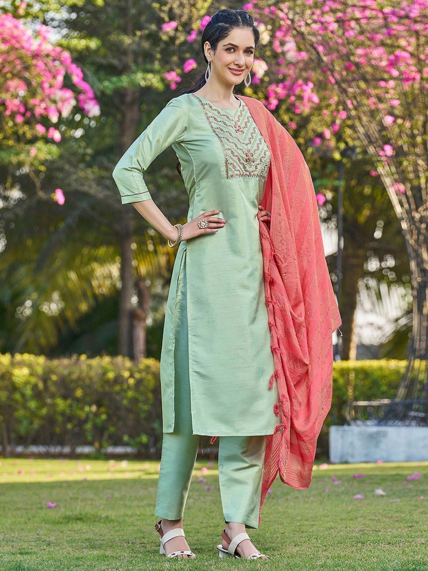 Skylee Green Embroidered Kurta Pant Set With Dupatta