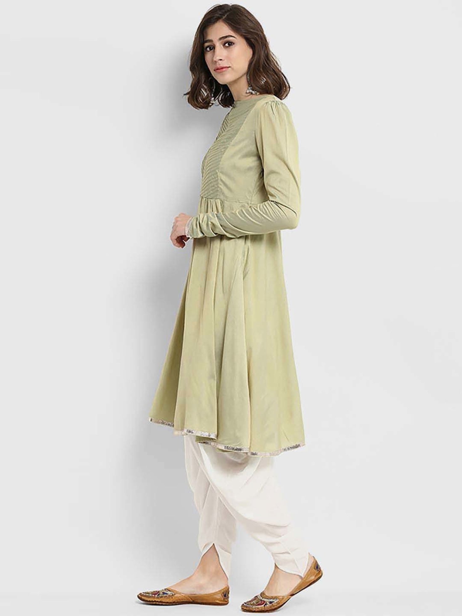 Abhishti Green & White Kurta Dhoti Pant Set