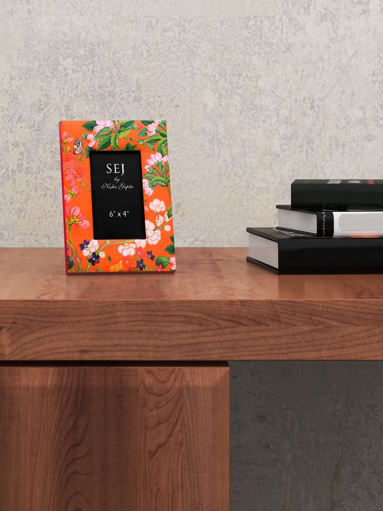 Art Street Gold Engineered Wood Swing Fashion Resin Vintage Photo Frame