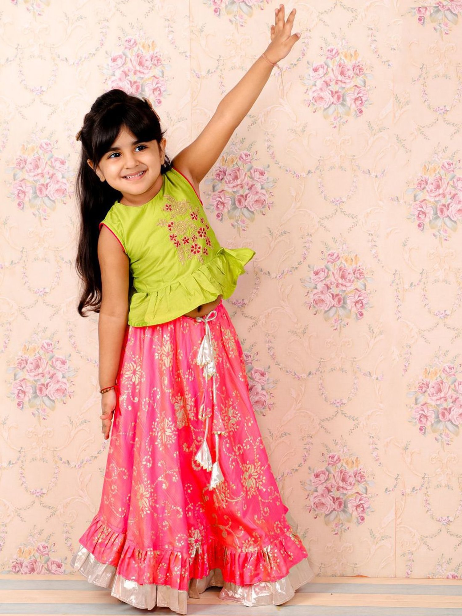 TWISHA Kids Green & Pink Embellished Lehenga Choli