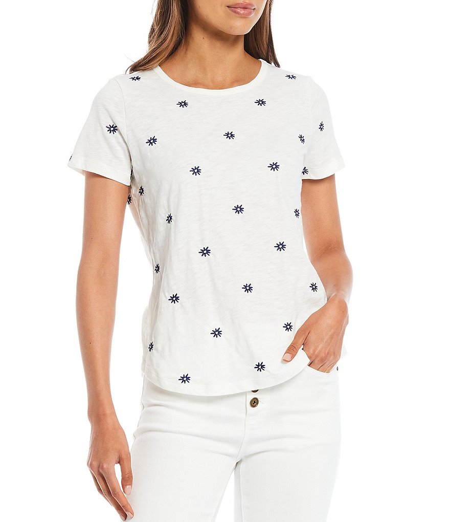 A Loves A Daisy Embroidery Short Sleeve Tee