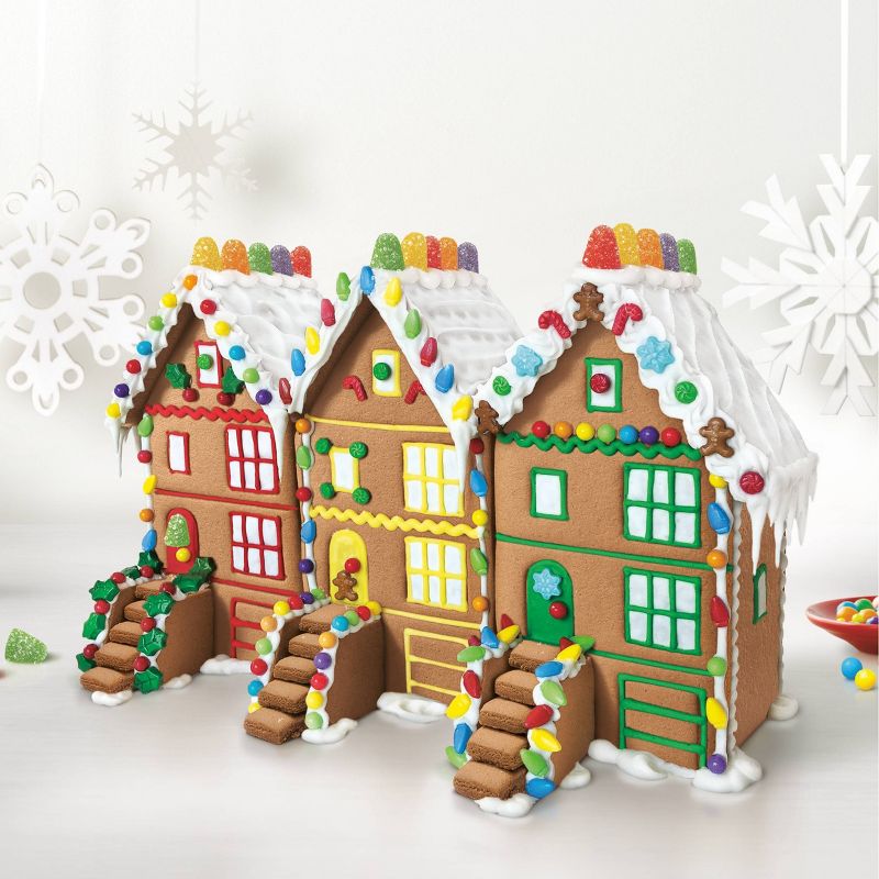 Holiday Gingerbread Row House Kit - 53.55oz - Wondershop™