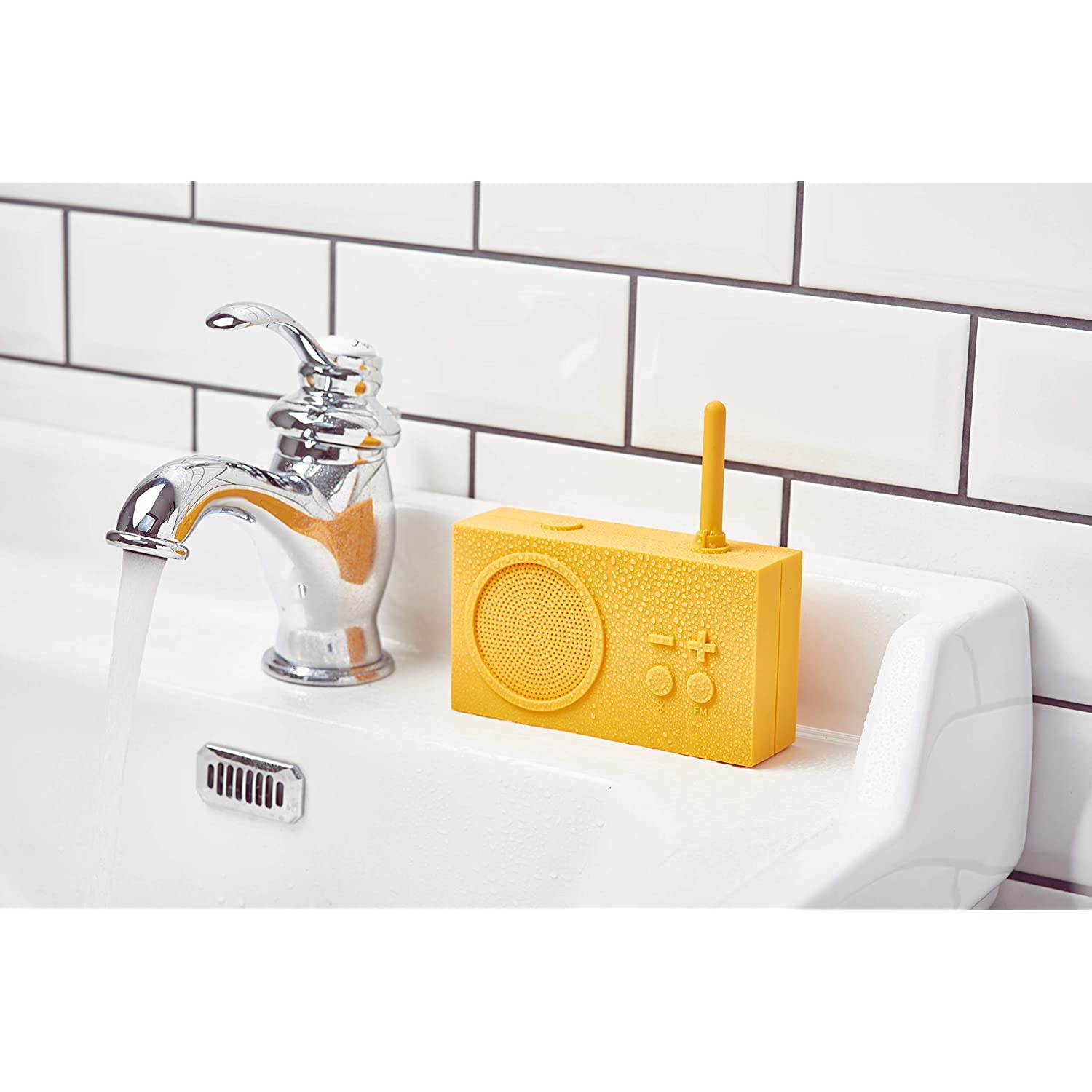 Lexon Tykho 3 FM Radio, Bluetooth Speaker, 5W, Splash Proof IPX4, Autonomy 20 Hours, Silicone Rubber Case - Yellow