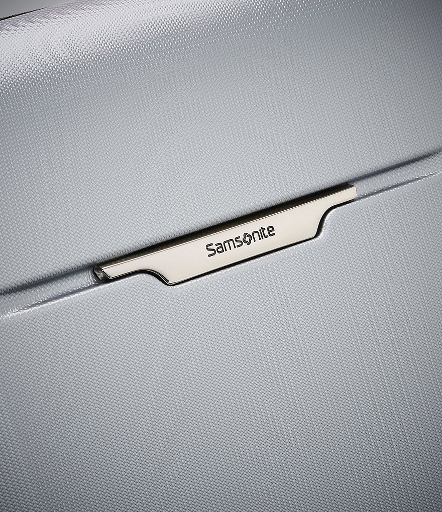 Samsonite Winfield 3 DLX Medium Spinner