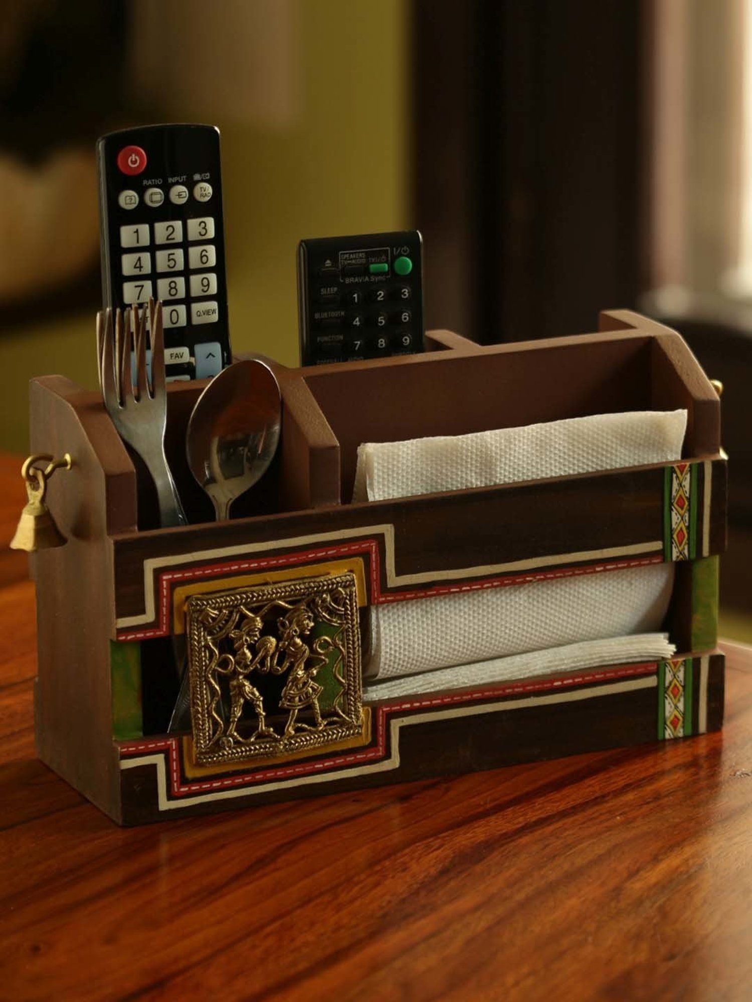 ExclusiveLane 'Dhokr-A-Rrange' Brown Pinewood Table Organiser With Brass Figurines - Set of 1