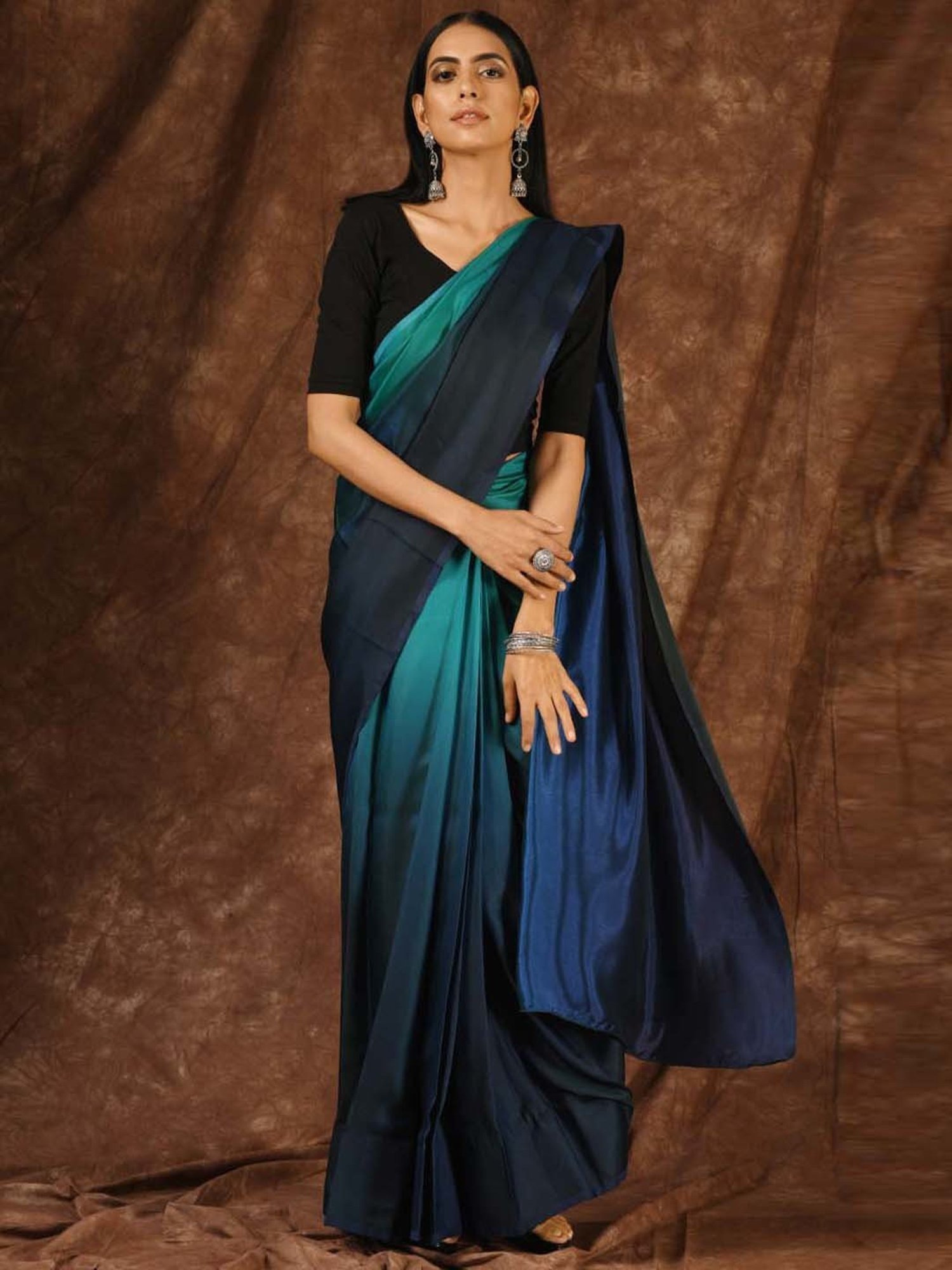 Swtantra Green & Blue Ombre Pattern Saree