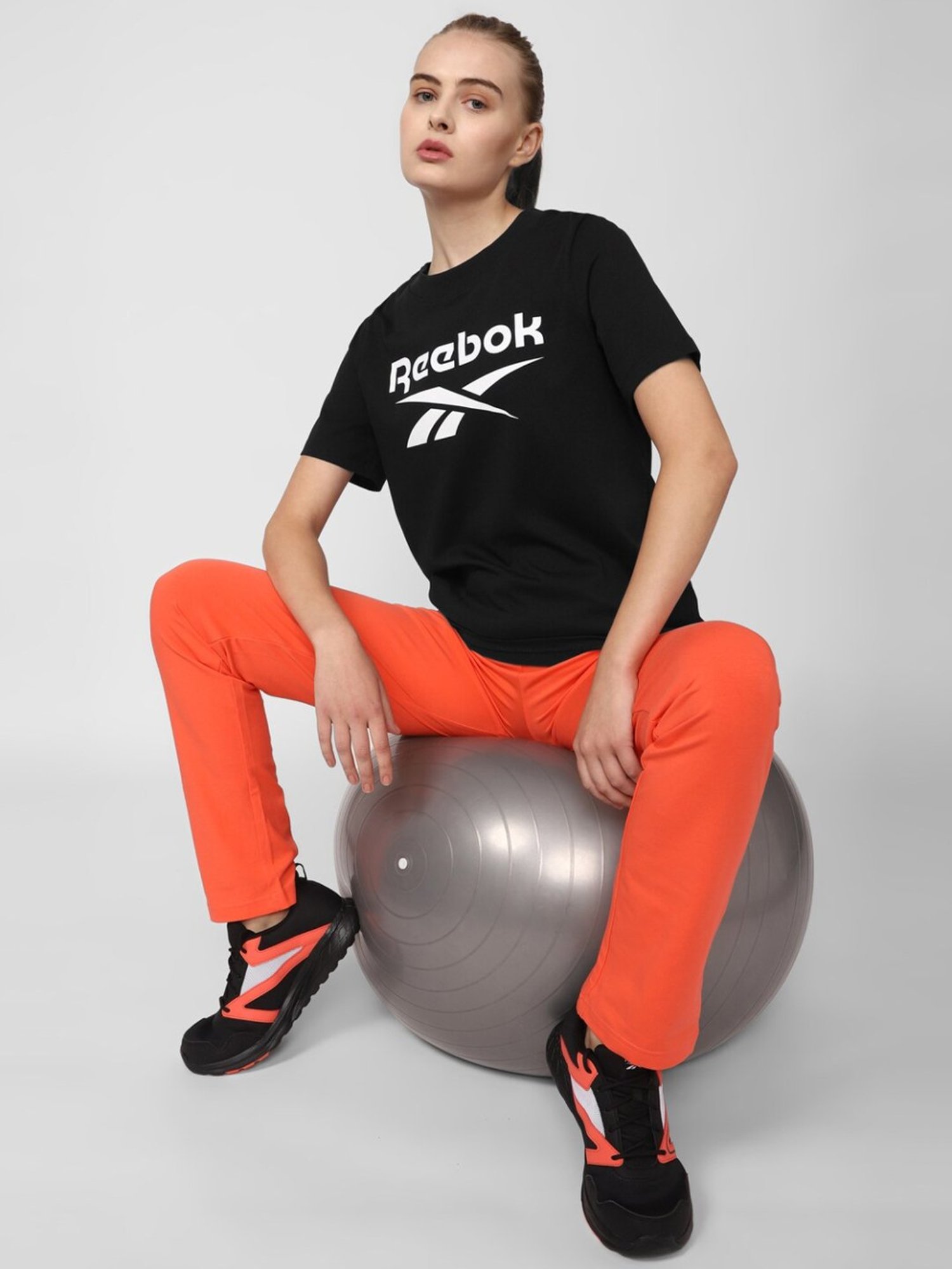 Reebok Black Printed T-Shirt