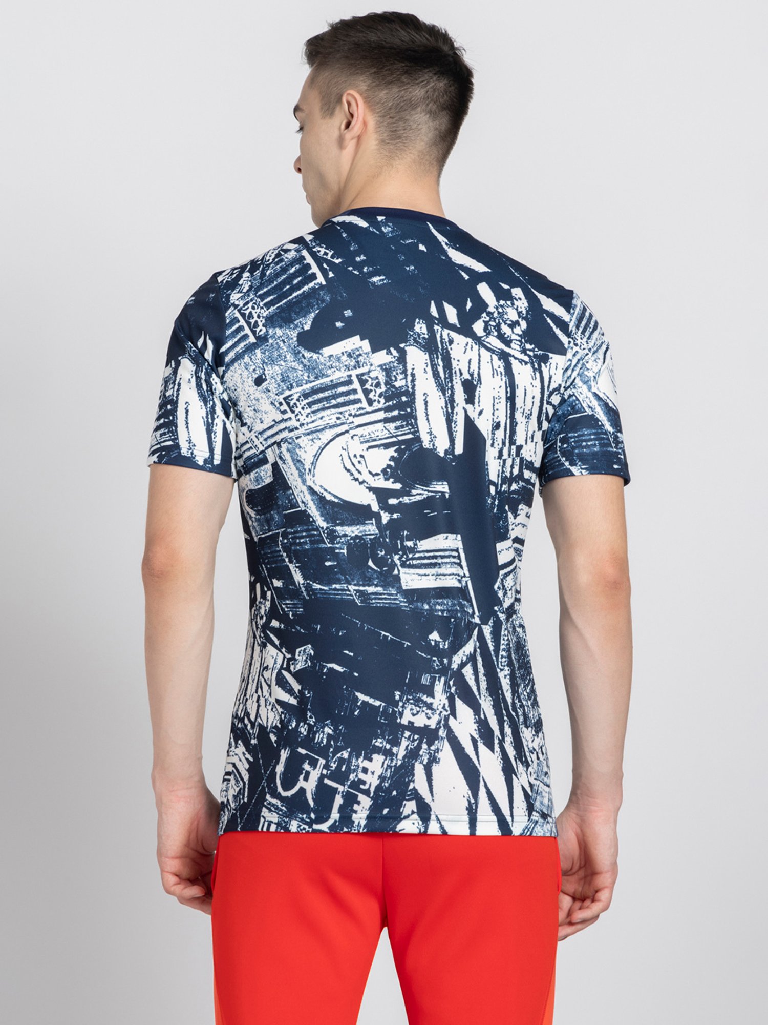 Columbia Black Regular Fit Sports T-Shirt