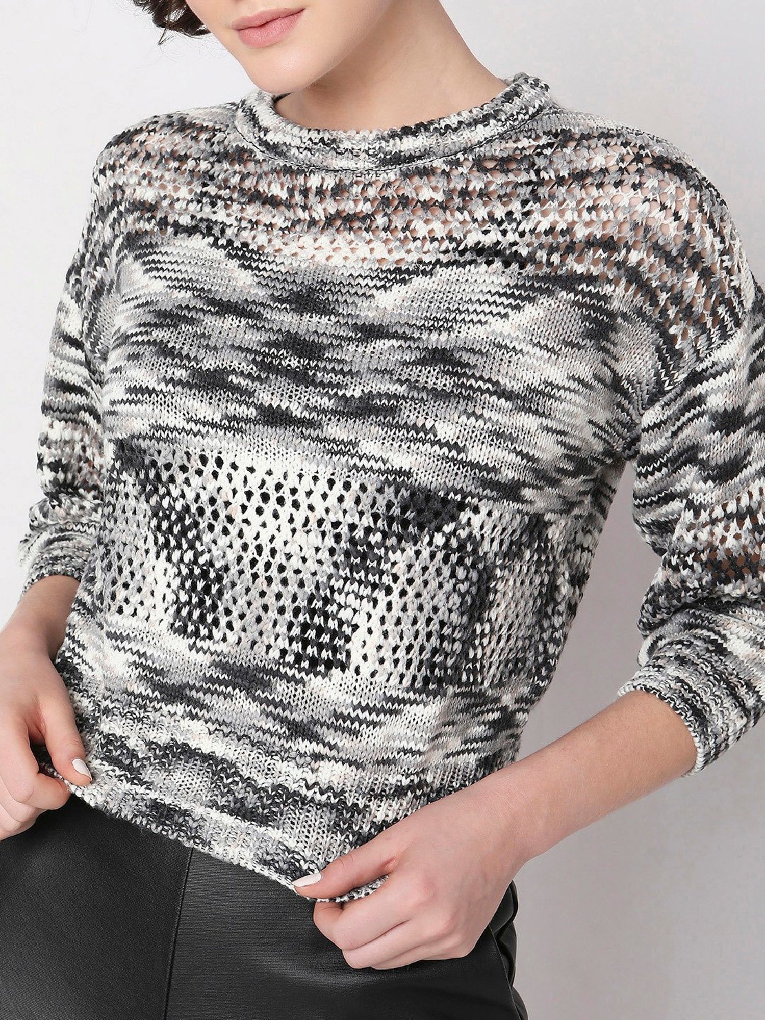 Vero Moda Black & White Printed Pullover