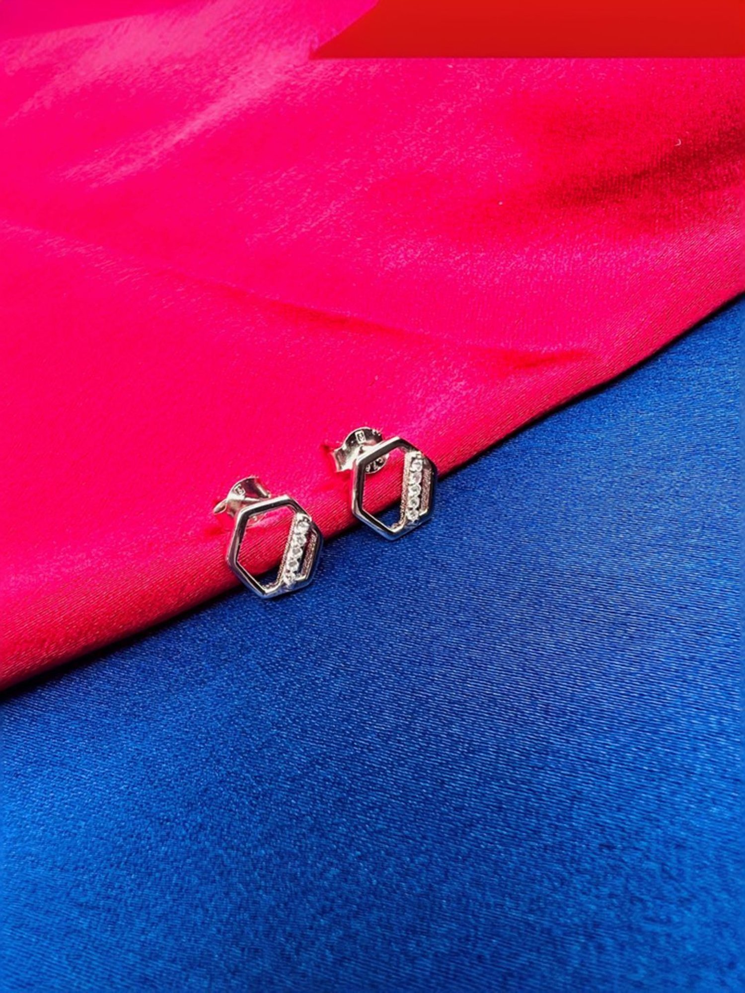 Arte Jewels 925 Sterling Silver CZ-studded Hexagon Shape Stud Earrings for Women & Girls