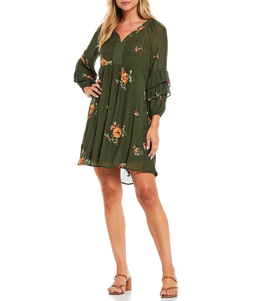 Figueroa & Flower Aviana Floral Embroidery V-Neck 3/4 Sleeve Double Tier Ruffle Sleeve Dress