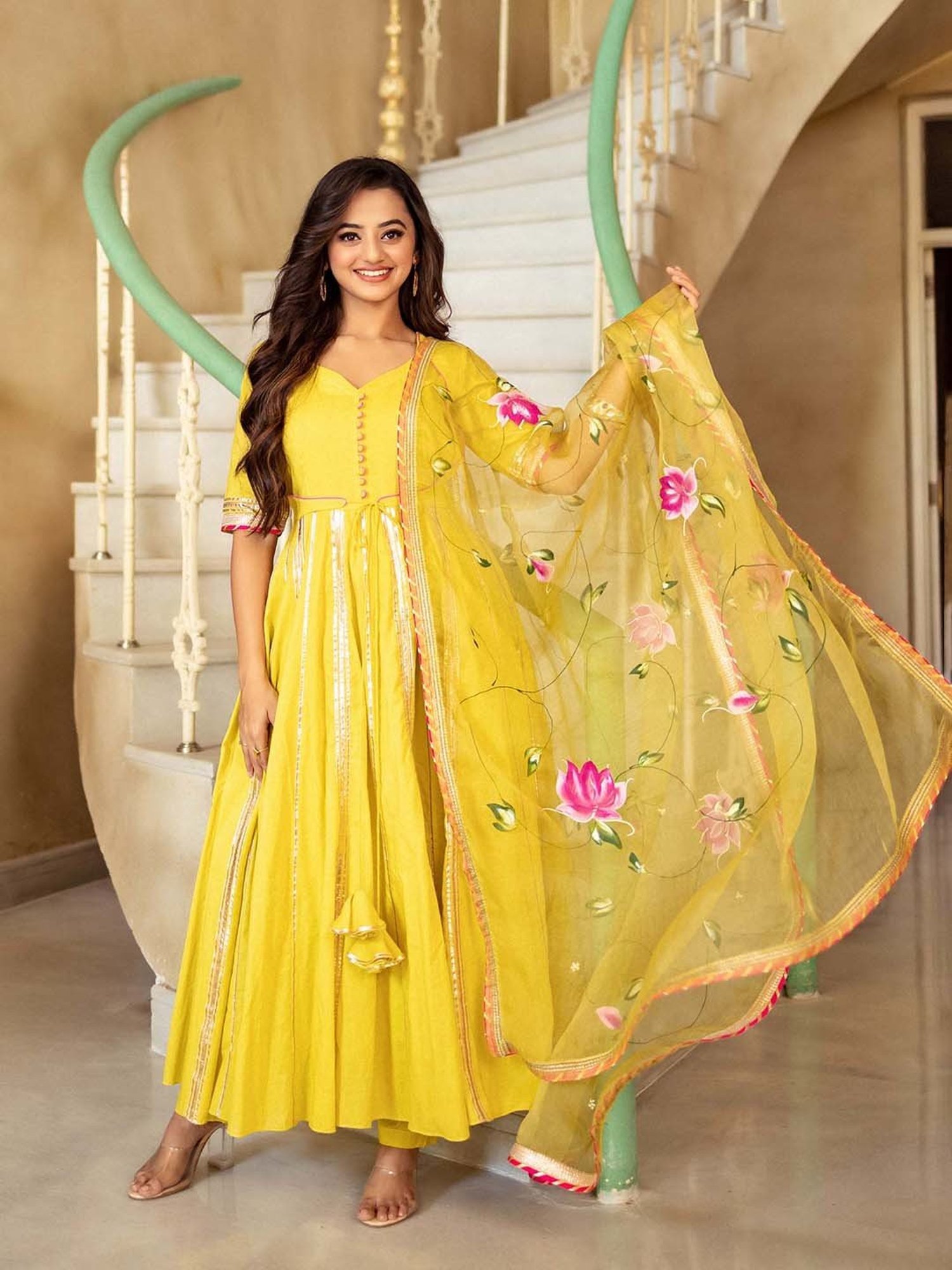 AACHHO Yellow Dhanyasri Hand Painted Suit Set