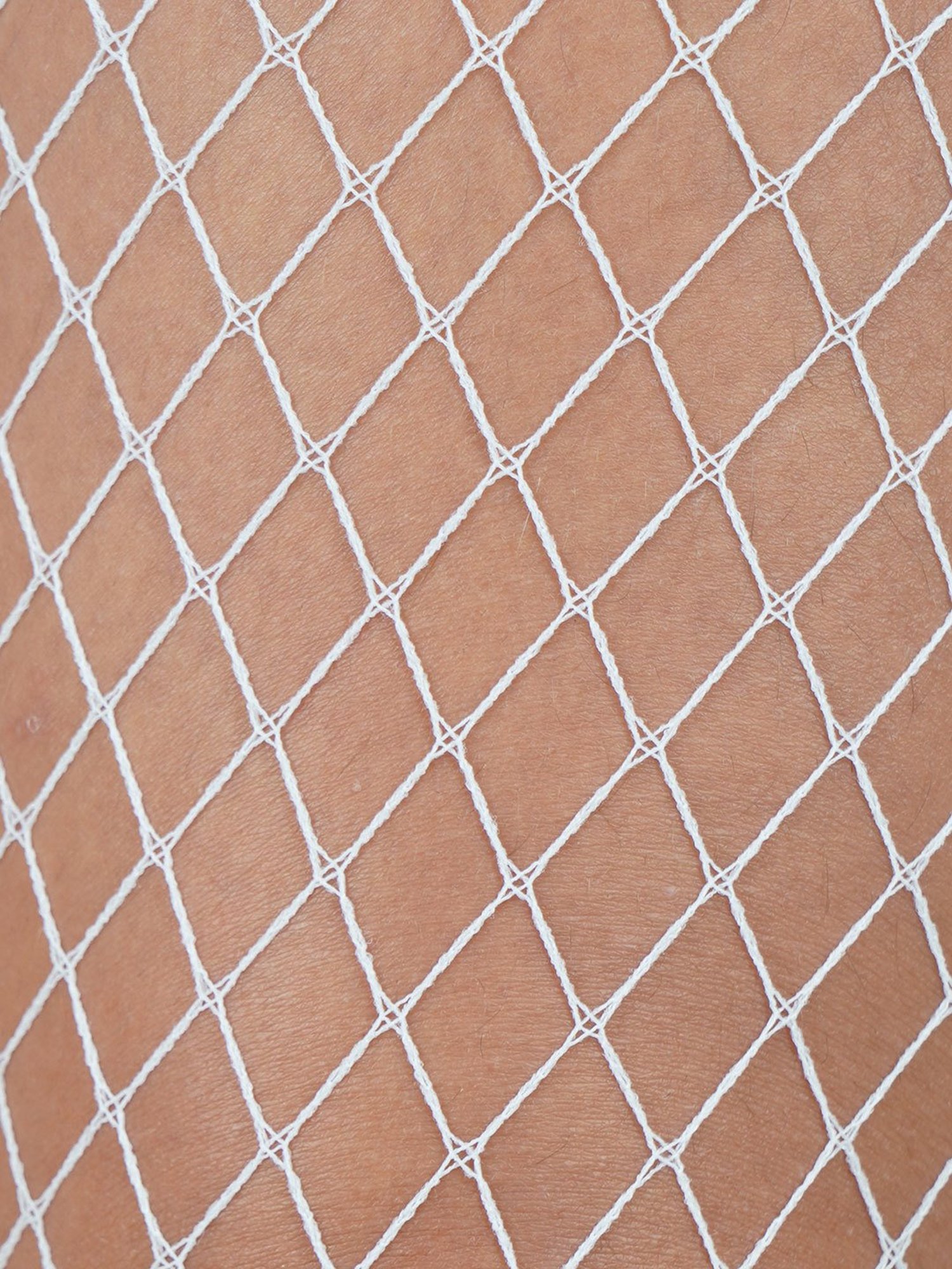 NEXT2SKIN White Fishnet Pattern Mesh Pantyhose Stockings (Medium Net)