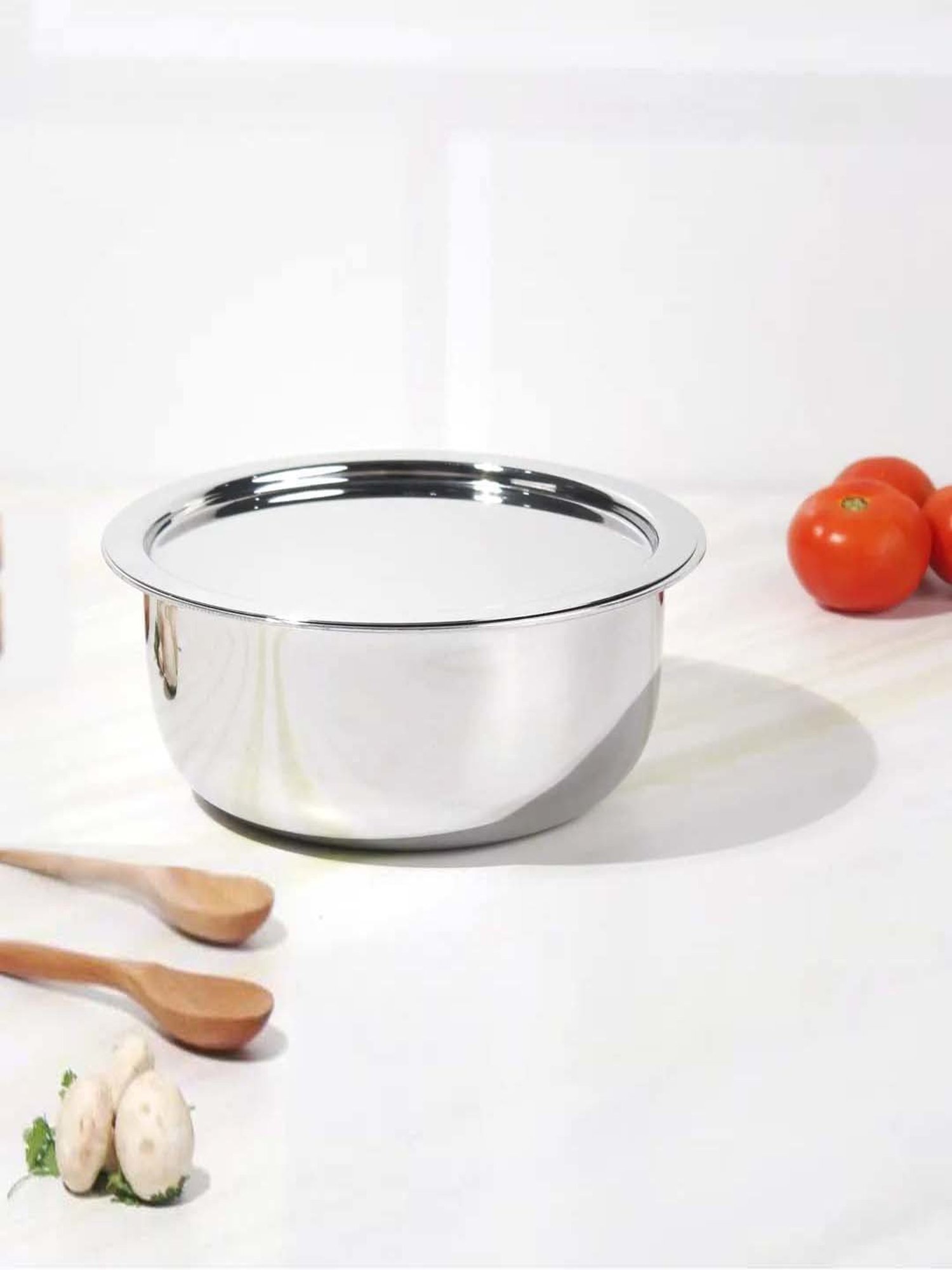 The Indus Valley Silver Stainless Steel 18 cm Gas Compatible Tope With Lid (2.2 L)