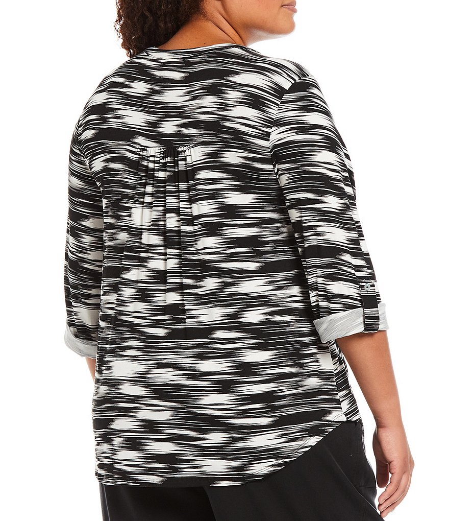Ruby Rd. Plus Size Horizontal Ikat Print Knit Jersey Split Round Neck 3/4 Roll-Tab Sleeve Henley Top