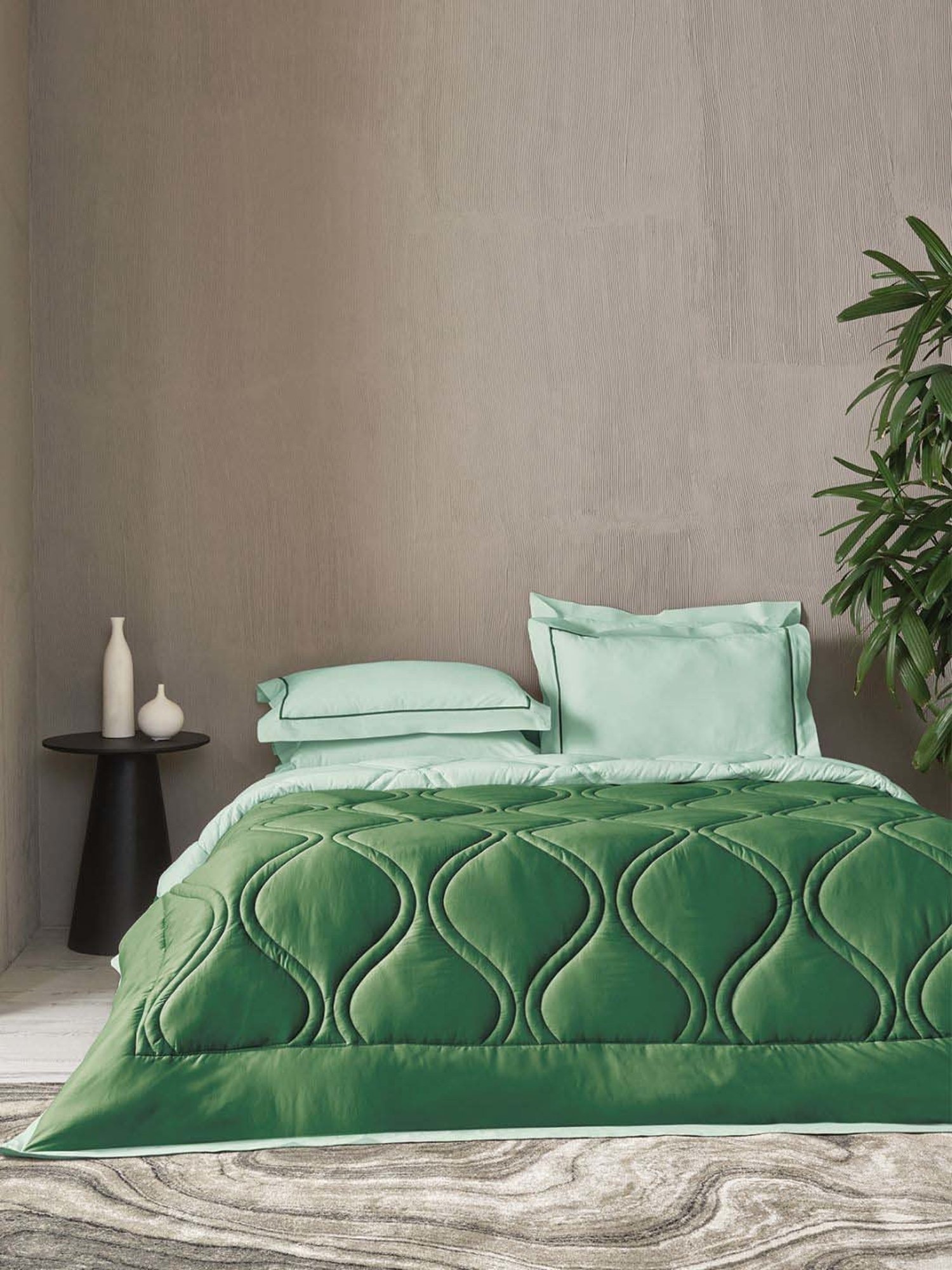 Ddecor Live Beautiful Snuggle II Beverley Celadon Green Hunter Green Cotton 210 TC King Bedsheet Set