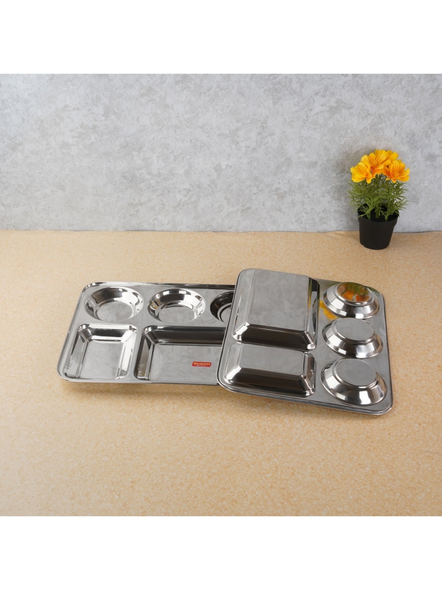 Nestasia Premium Quality Mandala Yellow Spiral Printed Square Shaped Ceramic Plate With Handle